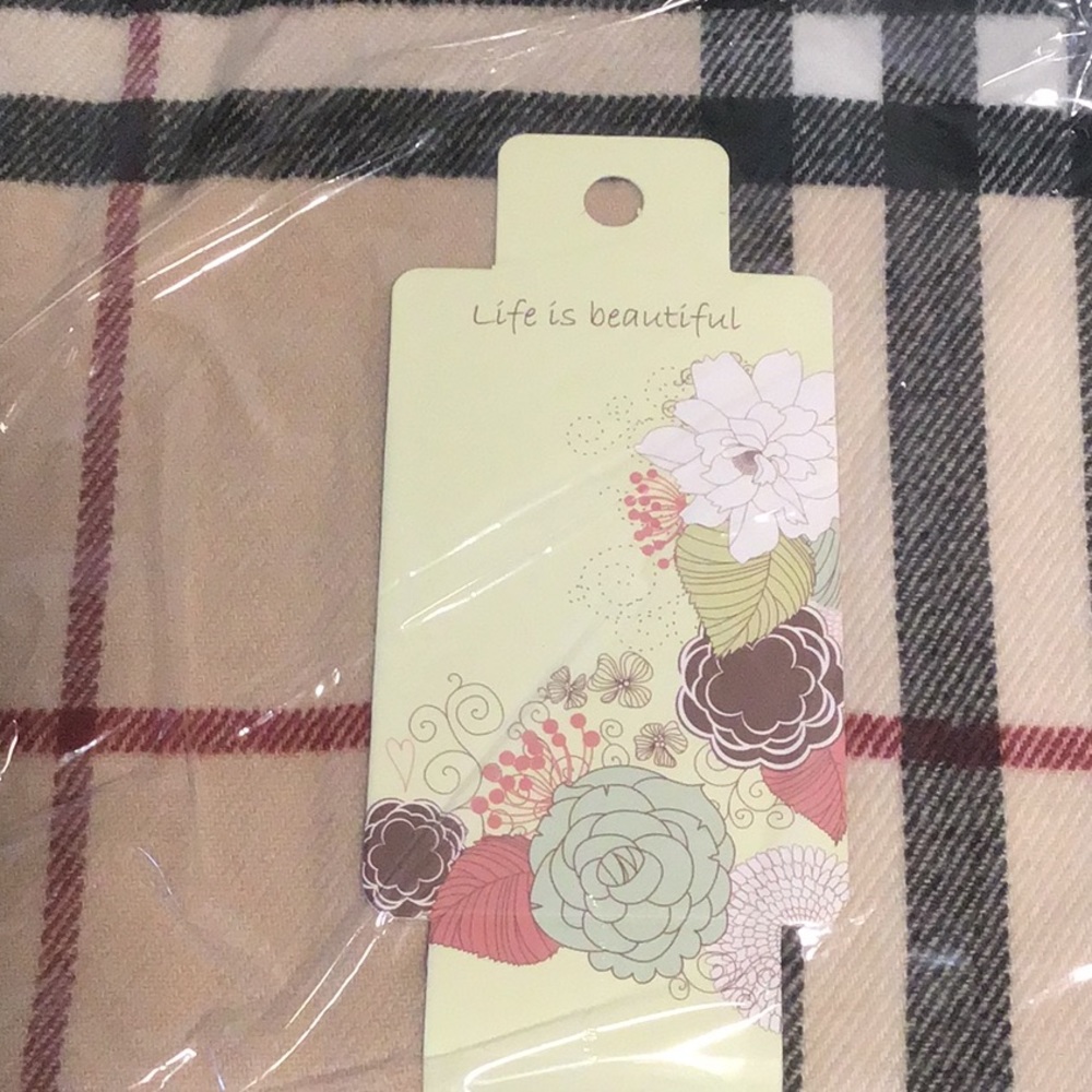 NWT Fashionable Patterned Scarf - Picture 2 of 3